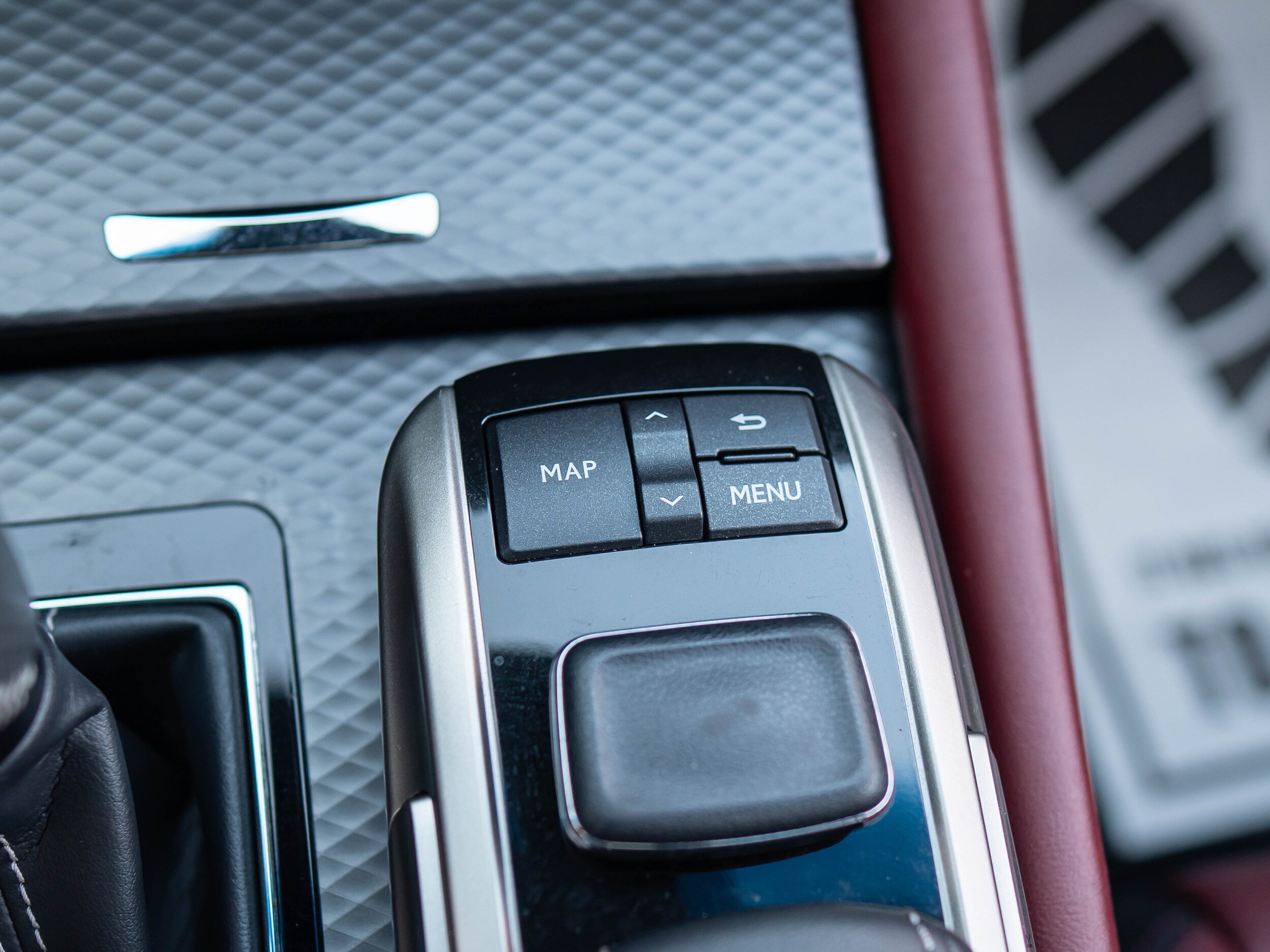 Vehicle image 37 of 60
