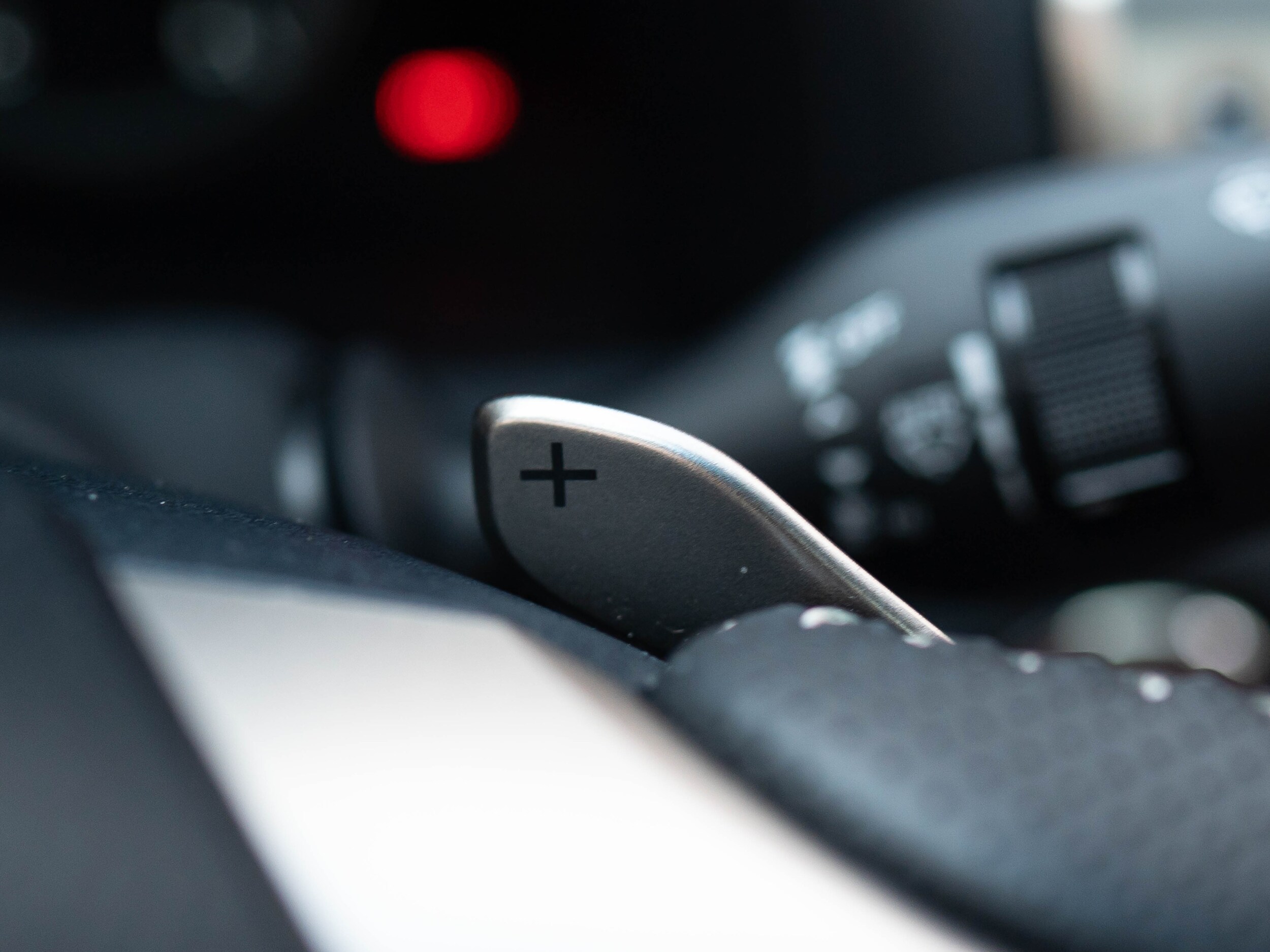 Vehicle image 25 of 60