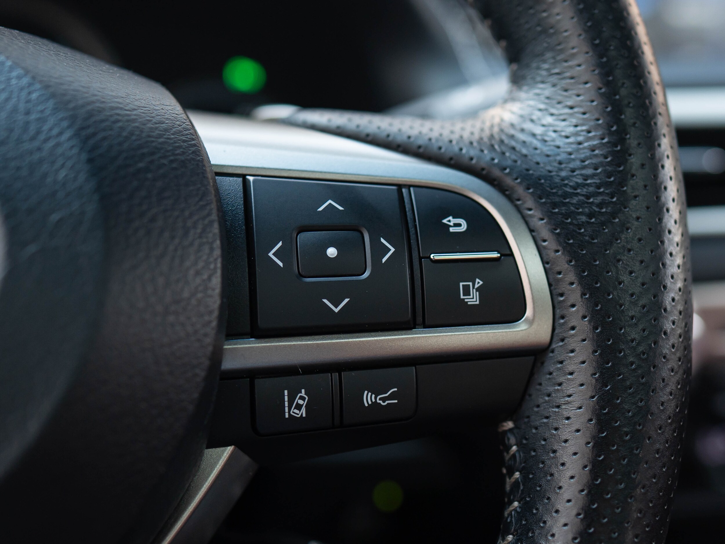 Vehicle image 24 of 60