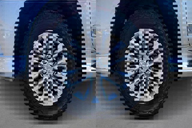 2019 Lexus GX Image 10 of 32