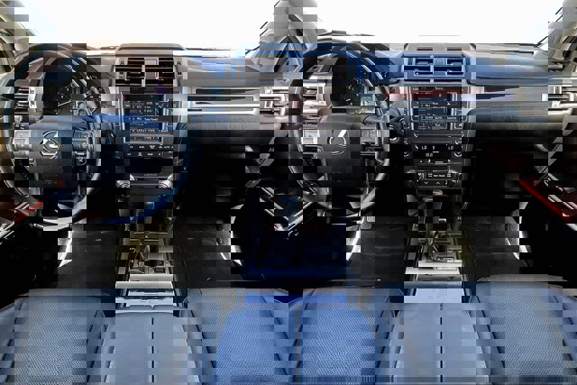 2019 Lexus GX Image 13 of 32