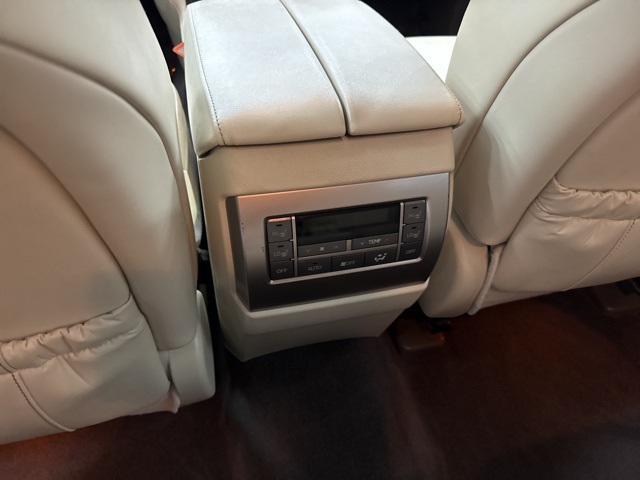 2019 Lexus GX 460 Premium Image 27 of 37