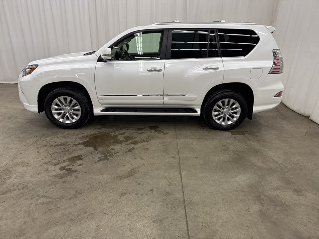 2019 Lexus GX 460 Premium Image 9 of 37
