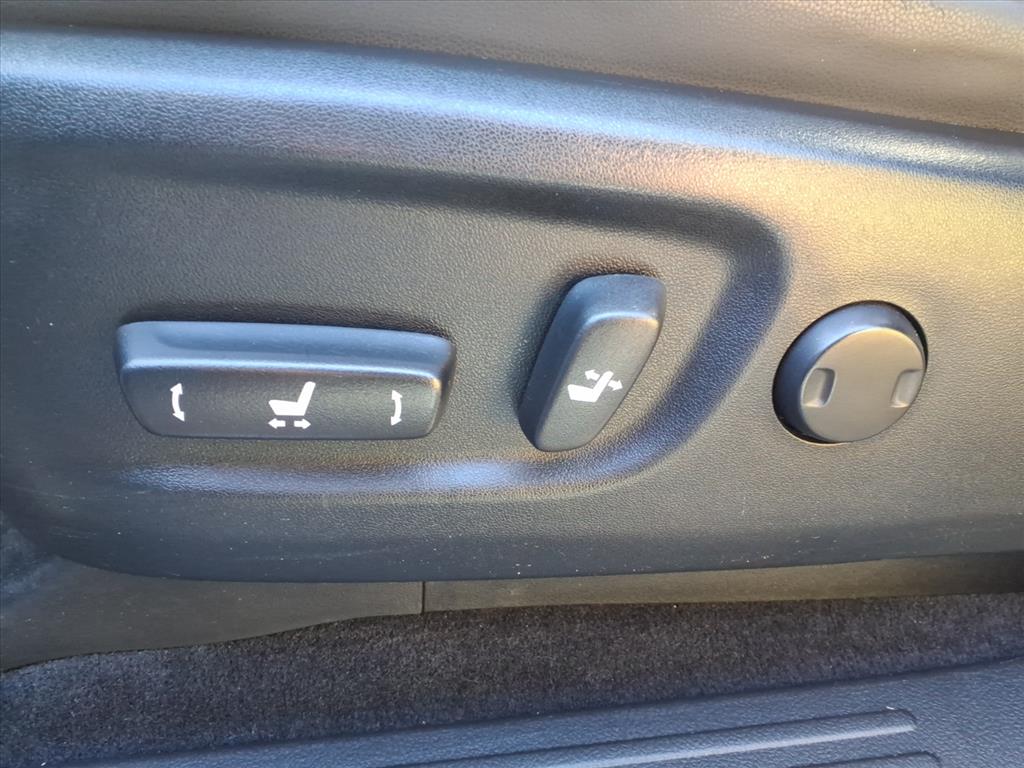 2019 Lexus GX Image 19 of 30