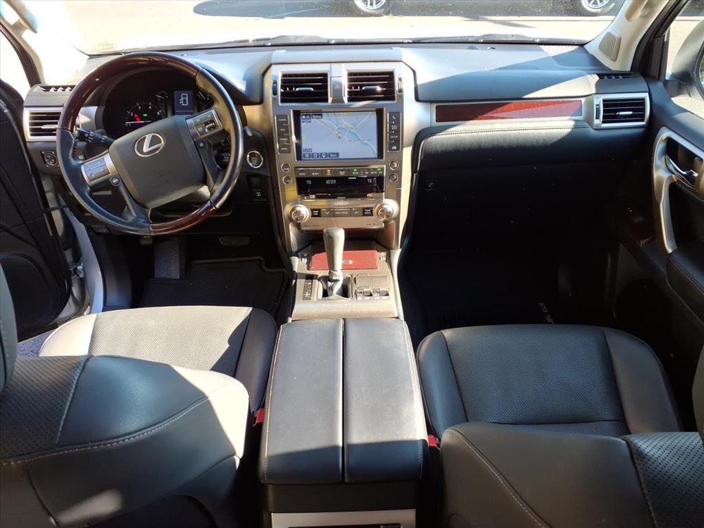 2019 Lexus GX Image 11 of 30