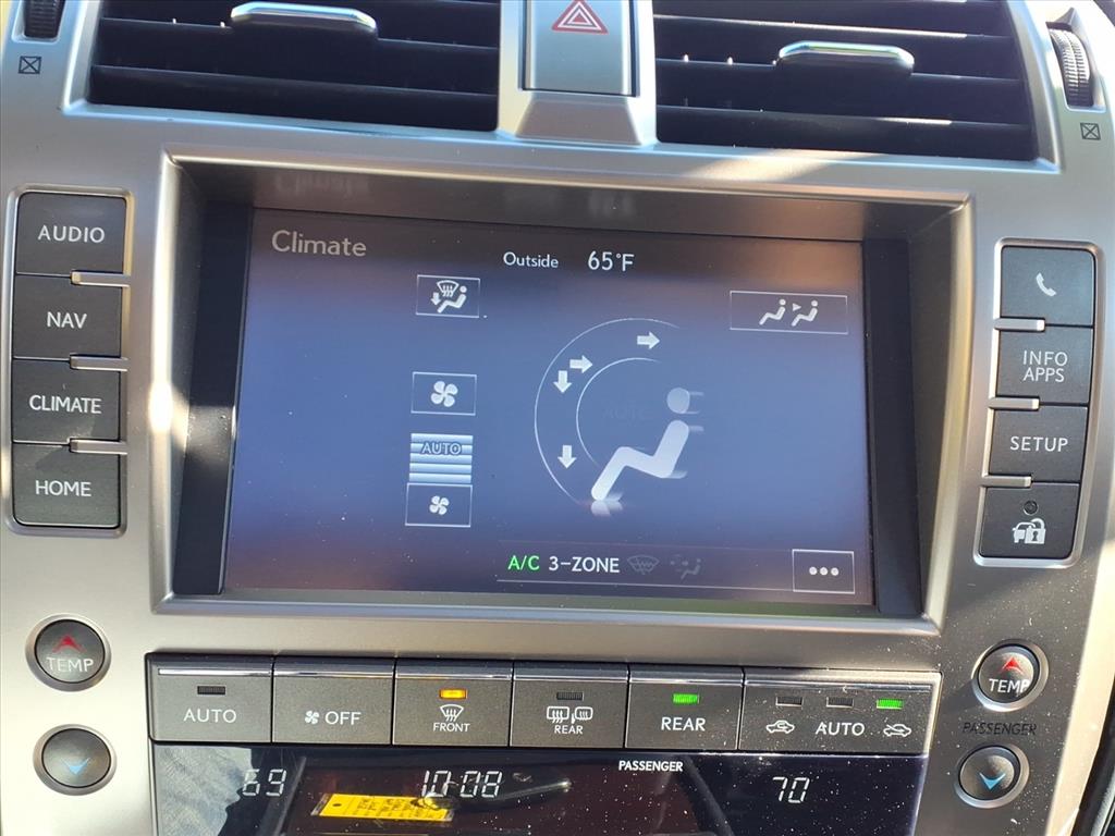 2019 Lexus GX Image 16 of 30