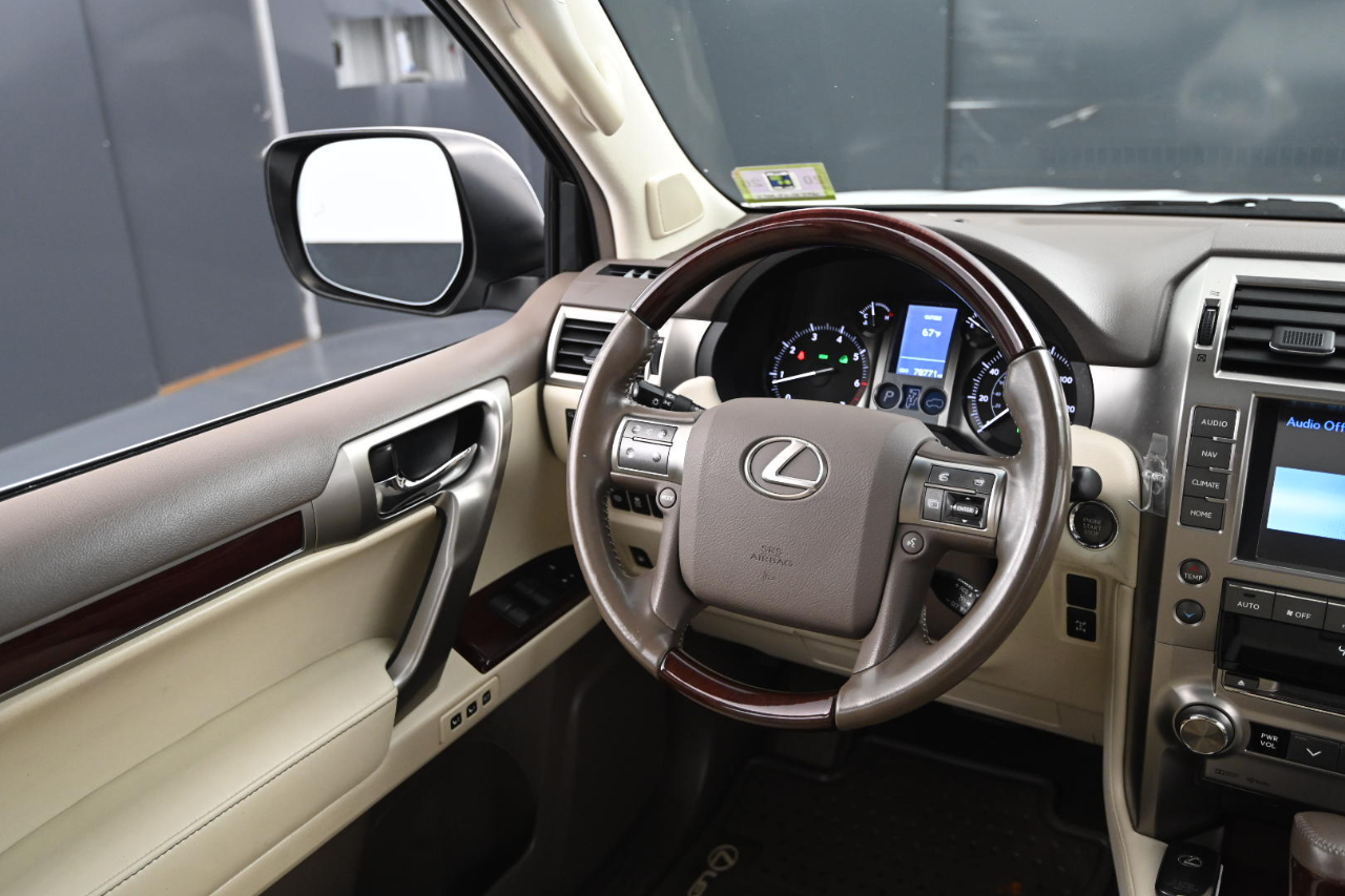 2019 Lexus GX Image 26 of 45