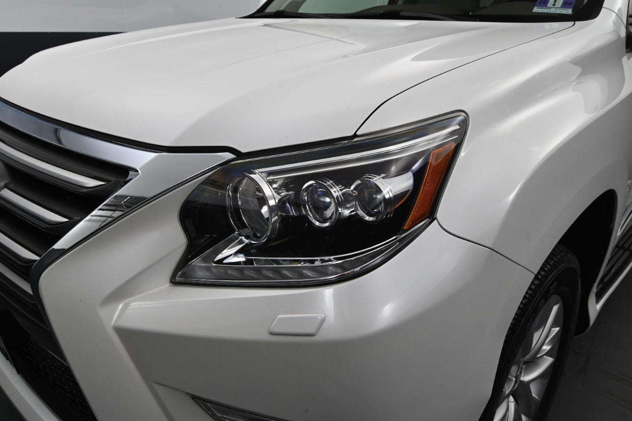 2019 Lexus GX Image 35 of 45