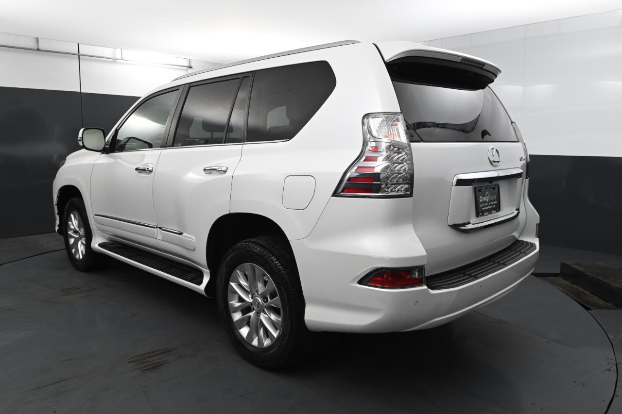 2019 Lexus GX Image 7 of 45