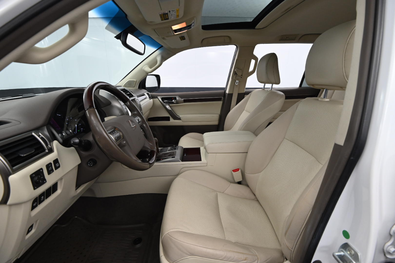 2019 Lexus GX Image 18 of 45