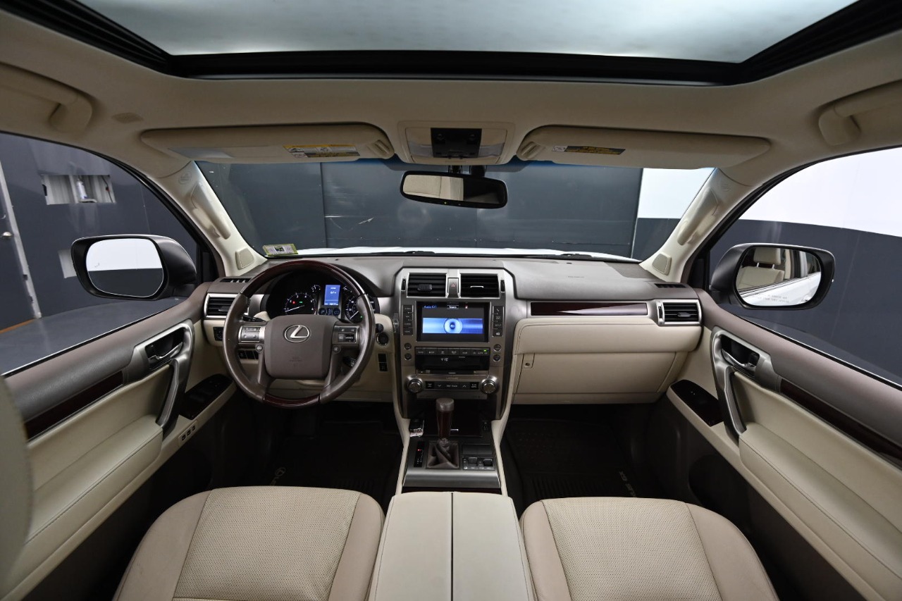 2019 Lexus GX Image 20 of 45