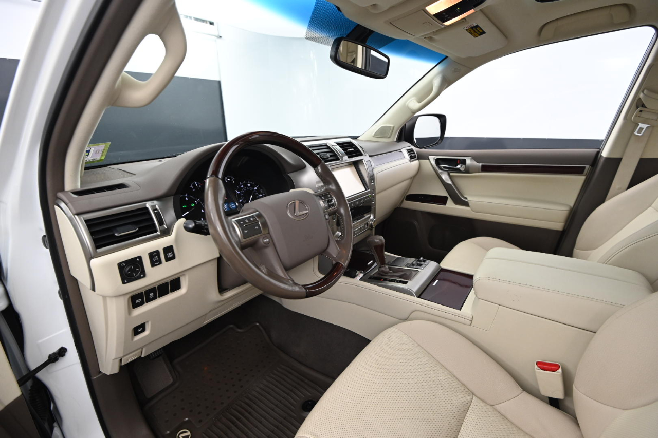 2019 Lexus GX Image 27 of 45