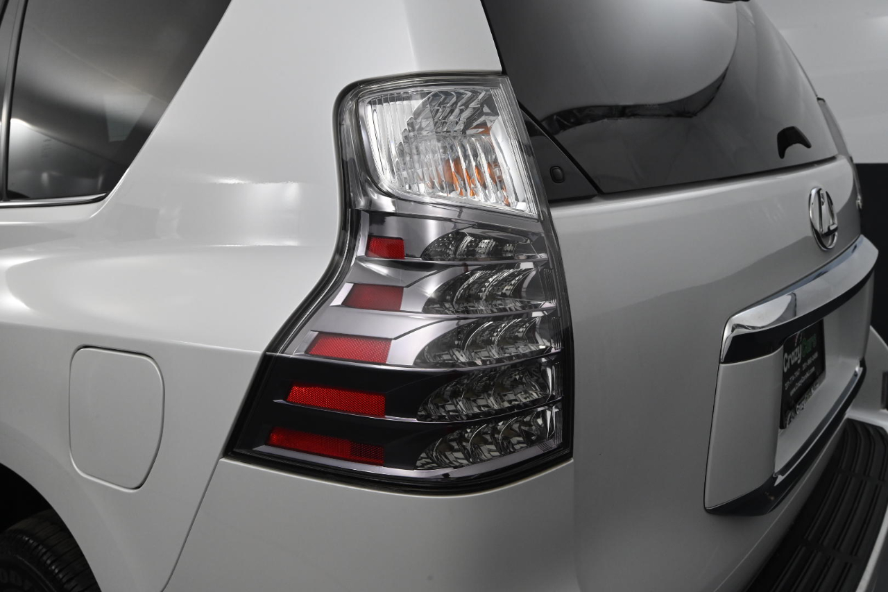 2019 Lexus GX Image 39 of 45