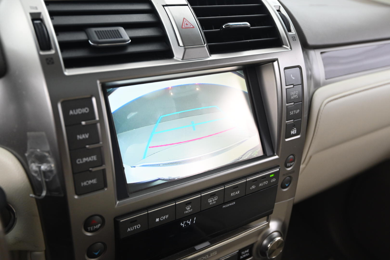 2019 Lexus GX Image 31 of 45