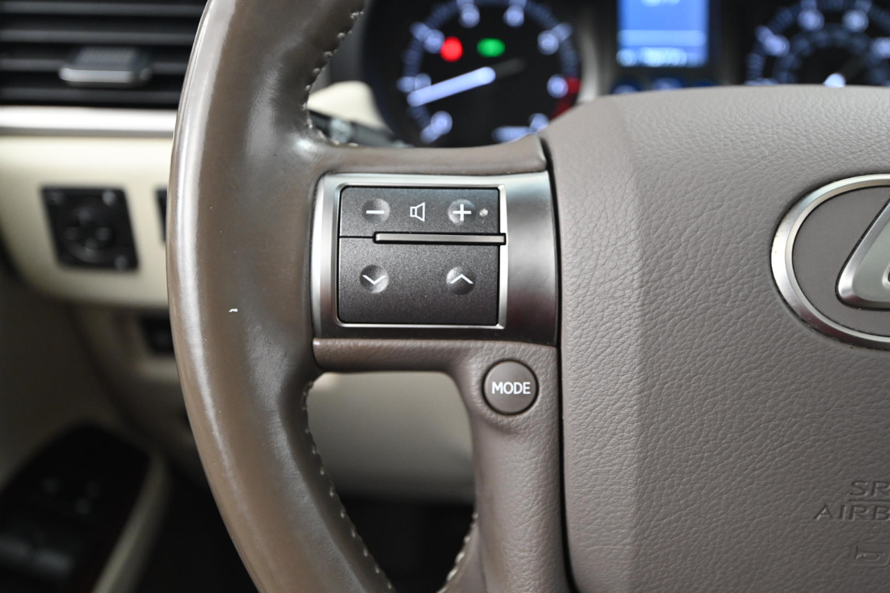 2019 Lexus GX Image 29 of 45