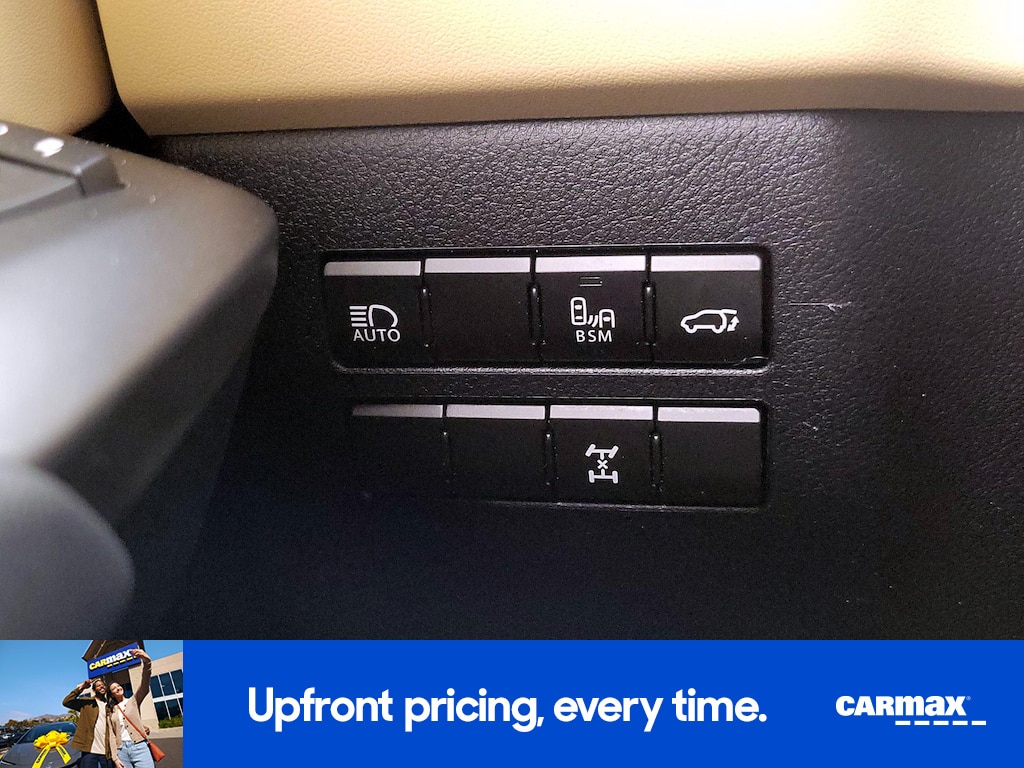 2019 Lexus NX Image 22 of 24