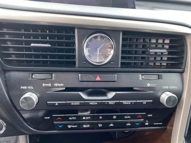 Vehicle image 15 of 33