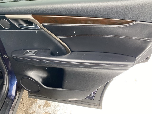 Vehicle image 25 of 33