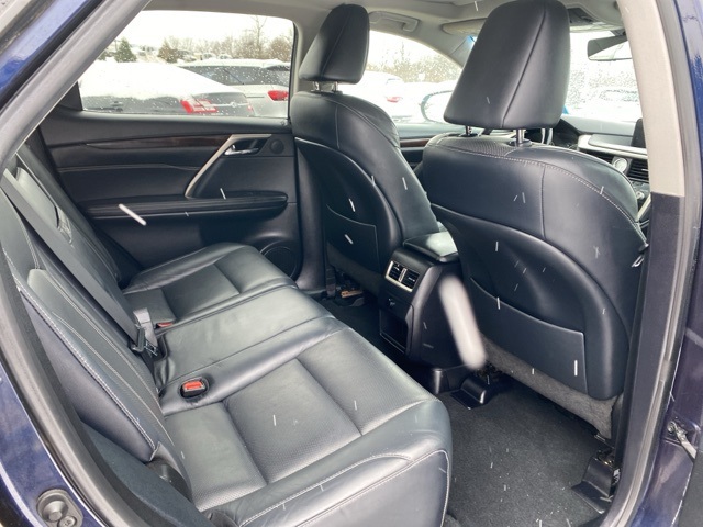 Vehicle image 23 of 33