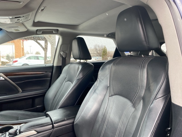 Vehicle image 11 of 33