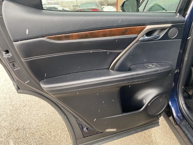 Vehicle image 21 of 33
