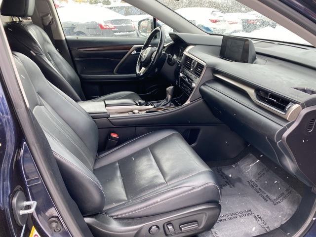 Vehicle image 27 of 33
