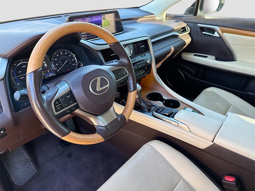 Vehicle image 9 of 34