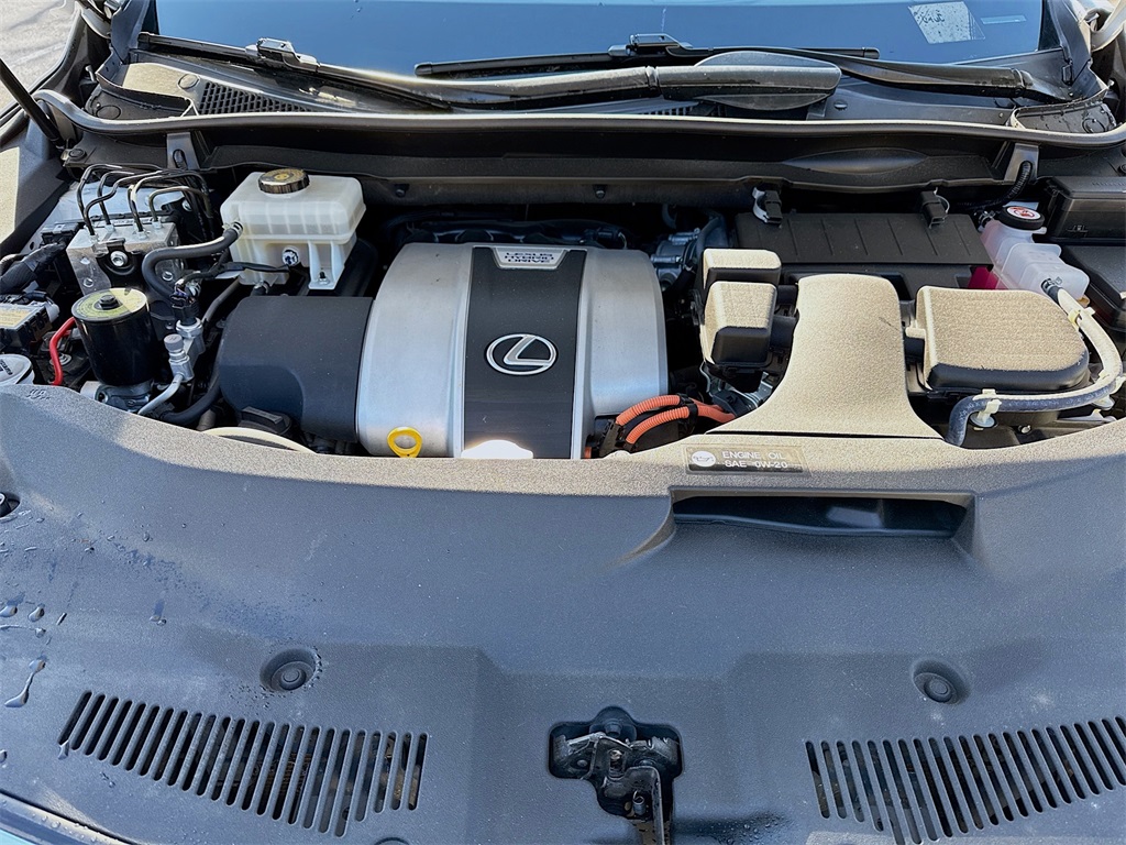 Vehicle image 32 of 34