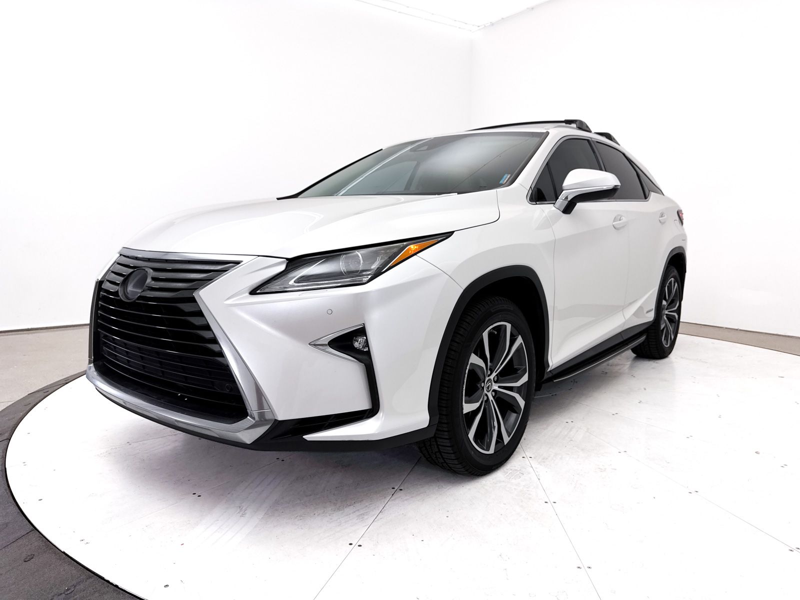 2019 Lexus RX 450h Image 1 of 36