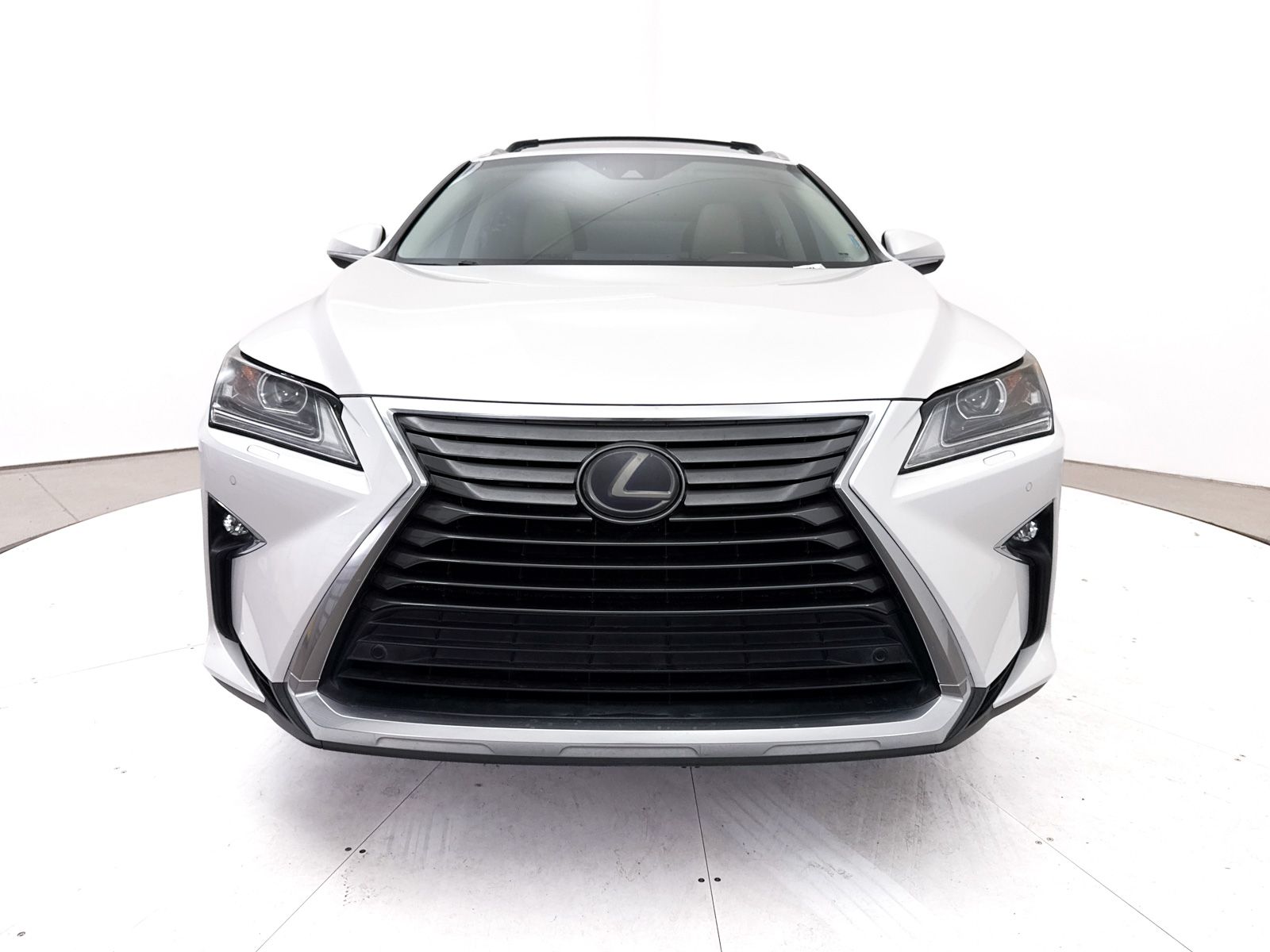 2019 Lexus RX 450h Image 2 of 36