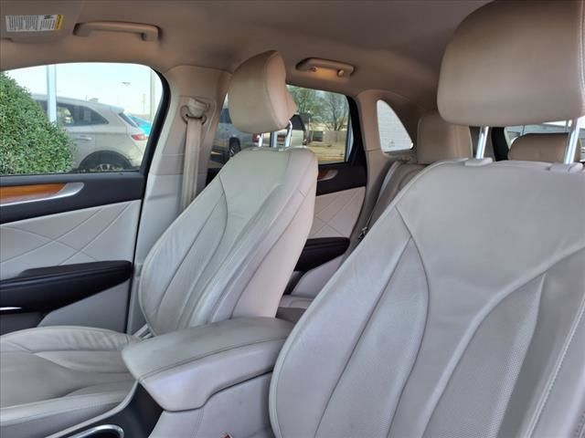 Vehicle image 13 of 26