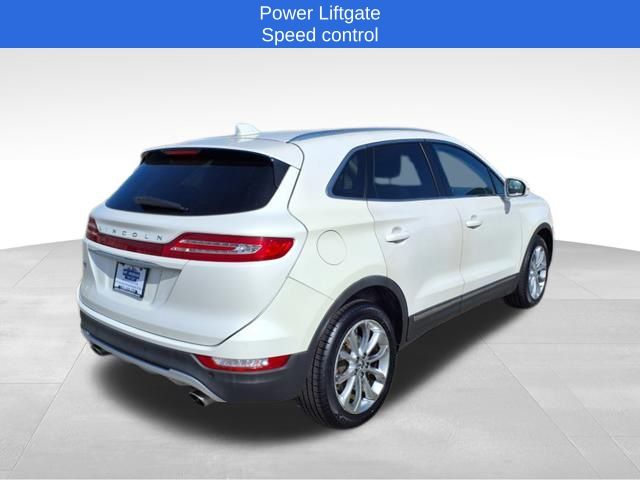 Vehicle image 4 of 26