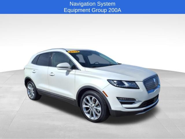 Vehicle image 2 of 26