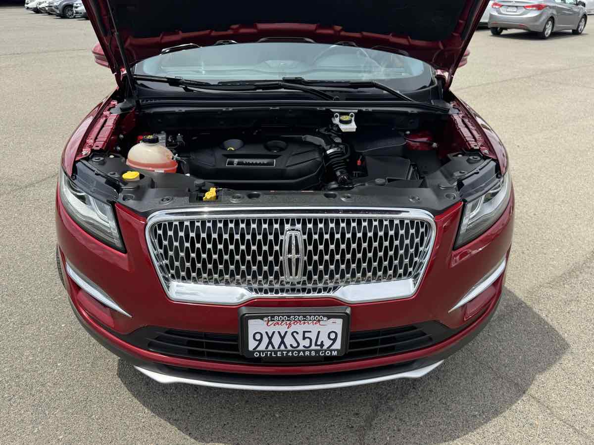2019 Lincoln MKC Select Image 2 of 41
