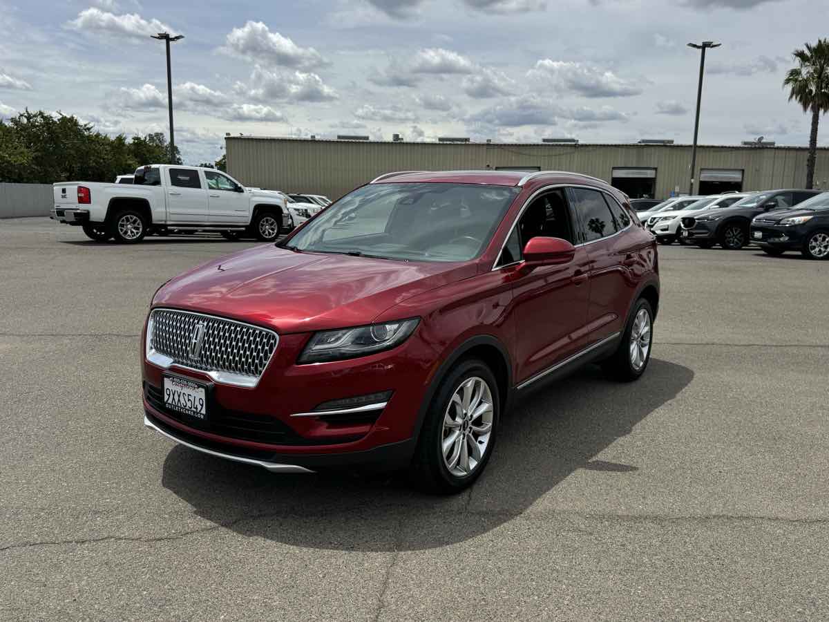 2019 Lincoln MKC Select Image 1 of 41