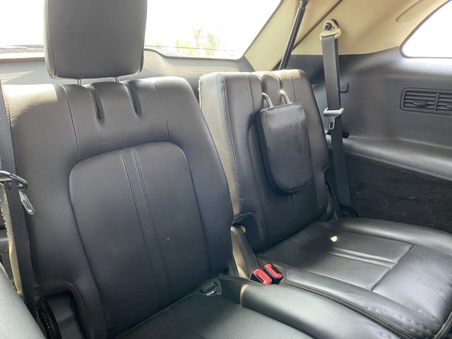 Vehicle image 21 of 25