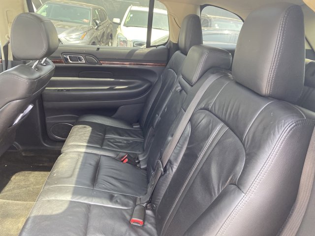 Vehicle image 14 of 25