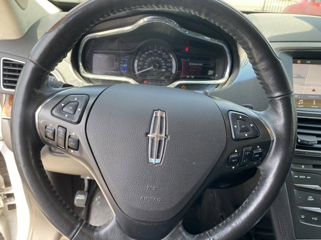 Vehicle image 11 of 25