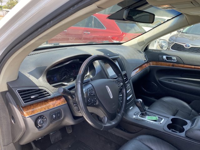 Vehicle image 9 of 25