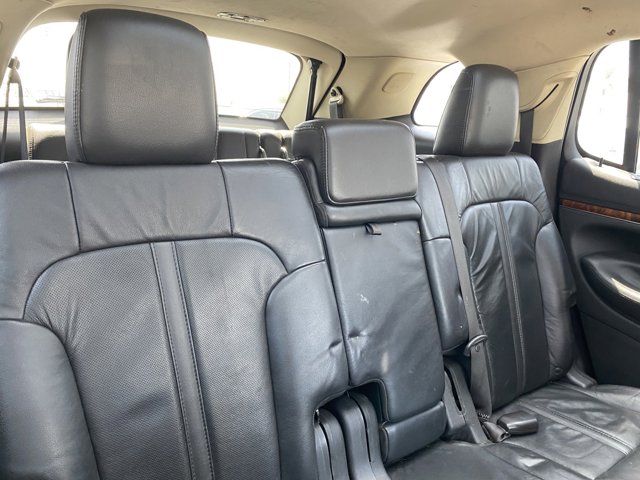 Vehicle image 18 of 25