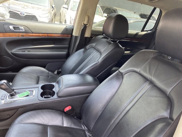 Vehicle image 10 of 25