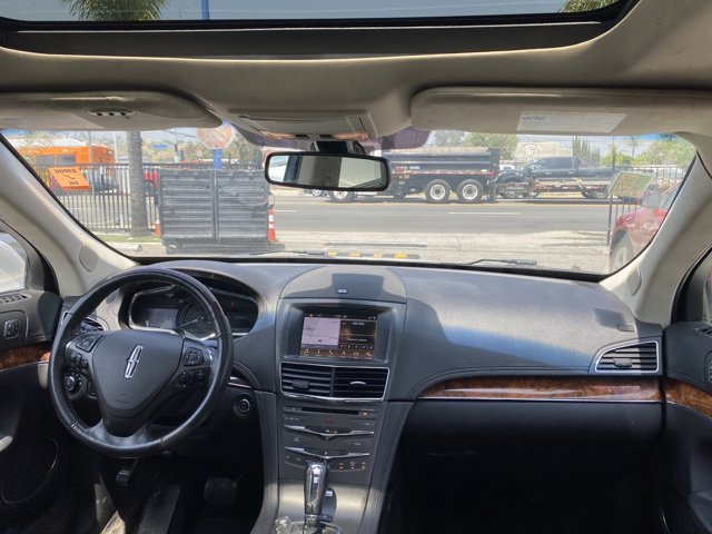 Vehicle image 22 of 25