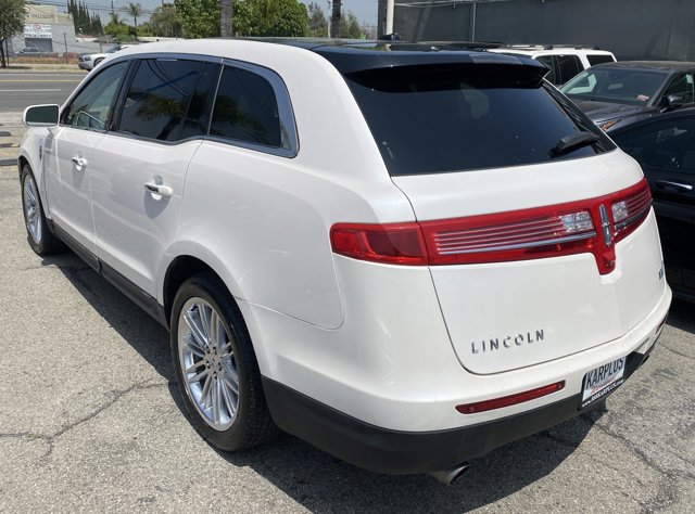 Vehicle image 7 of 25