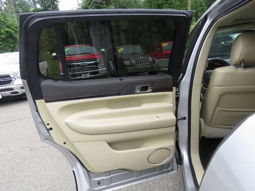 Vehicle image 26 of 29