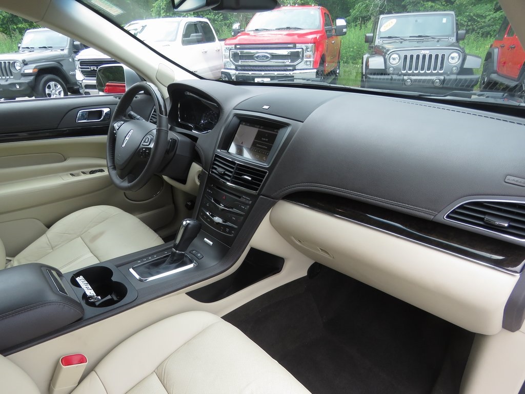 Vehicle image 16 of 29