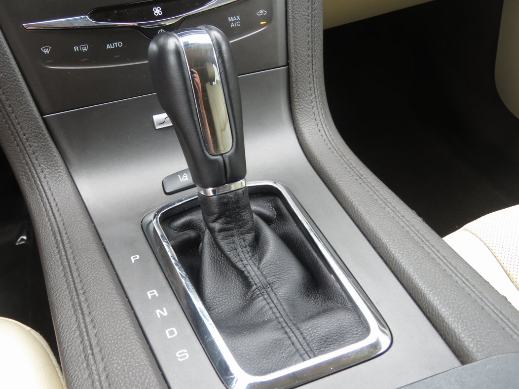 Vehicle image 23 of 29