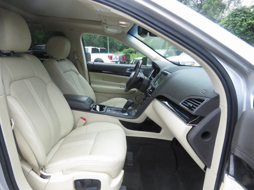 Vehicle image 13 of 29