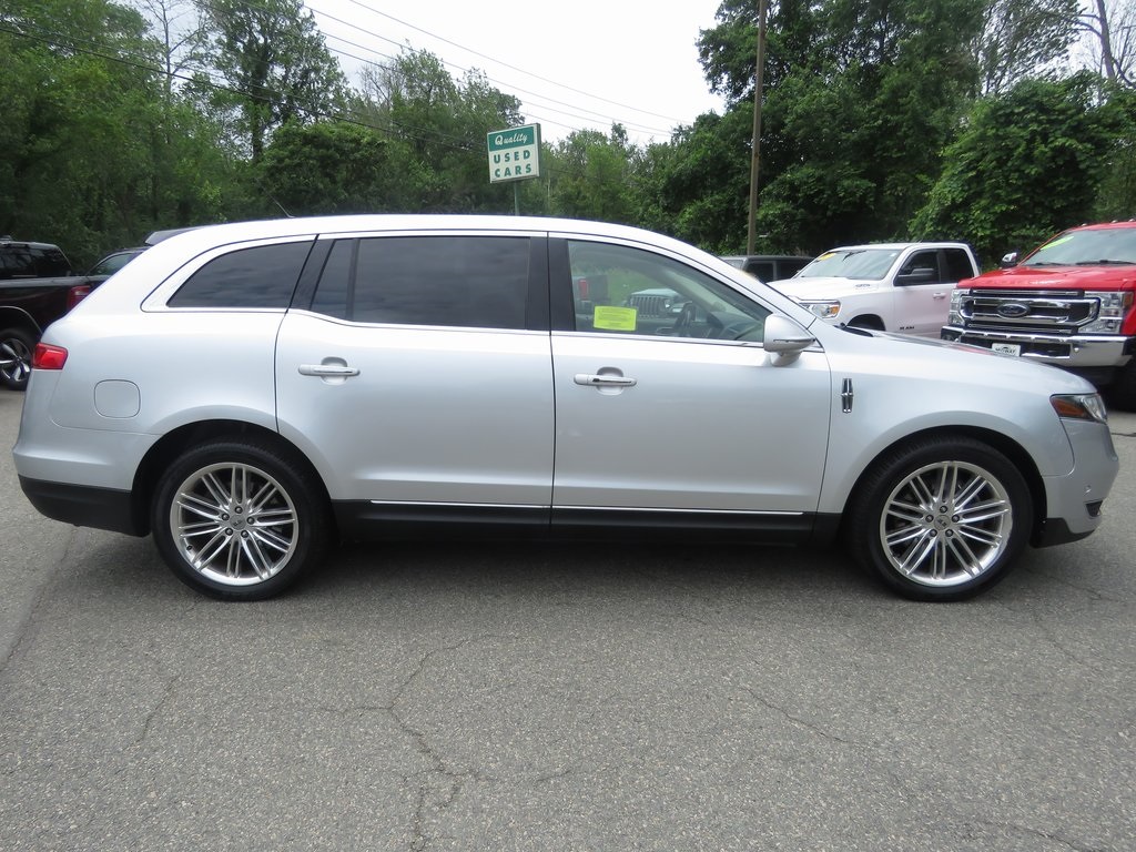 Vehicle image 4 of 29
