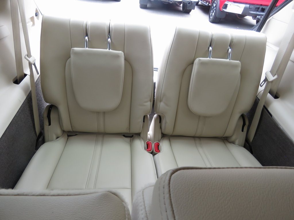 Vehicle image 10 of 29