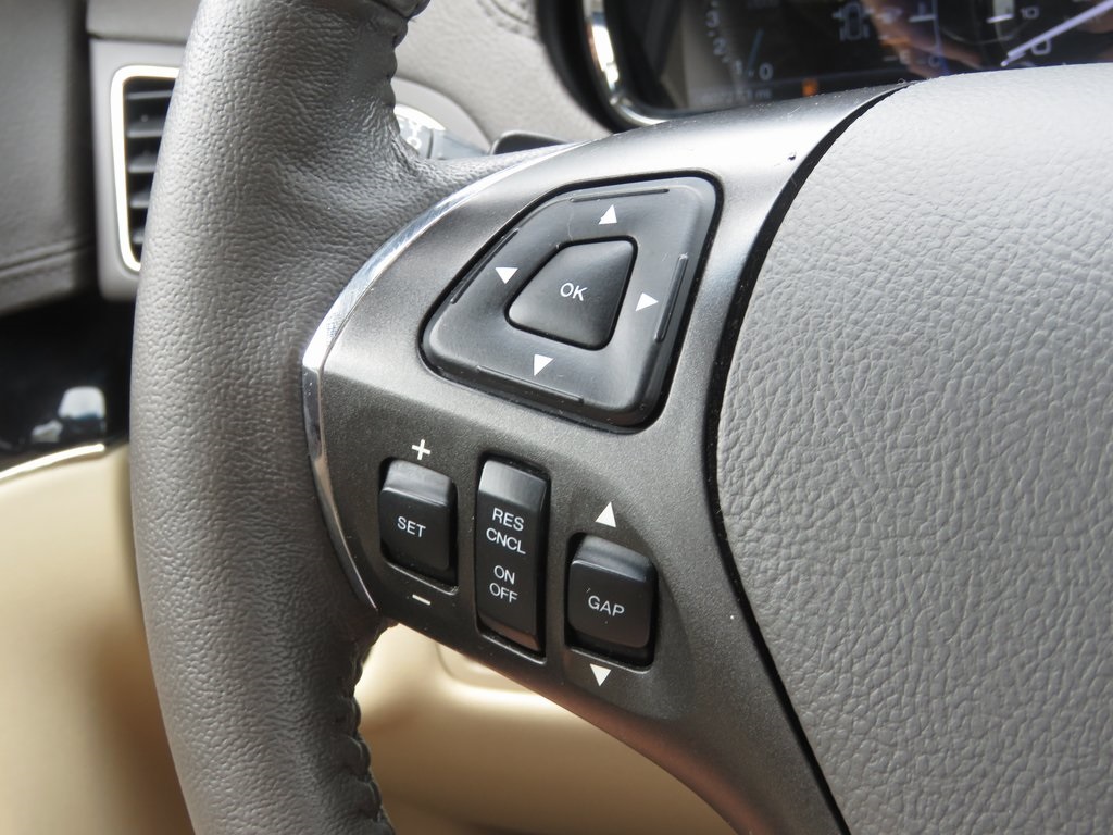 Vehicle image 28 of 29